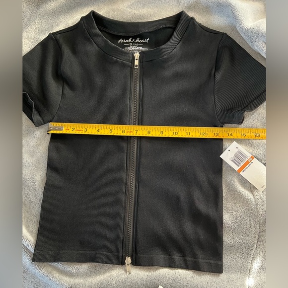 Derek Heart Top - Picture 4 of 11